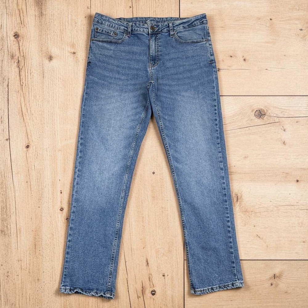 IZOD Jeans Men 36x32 (Actual 34x30) Blue Medium Wash Denim Straight Fit Stretch